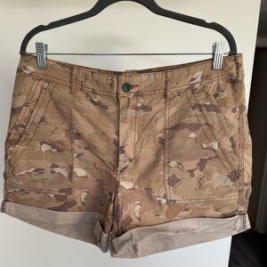 Anthropologie “The Wanderer” Camouflage Women's Shorts (never worn) Size 32
